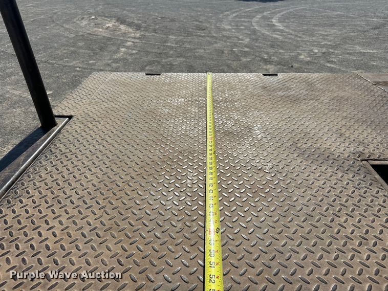 image for item EJ4471 2000 Ford F250 Super Duty SuperCab flatbed pickup truck