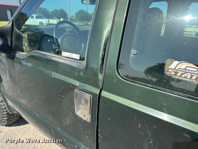 image for item EJ4471 2000 Ford F250 Super Duty SuperCab flatbed pickup truck