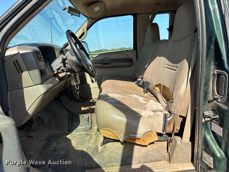 image for item EJ4471 2000 Ford F250 Super Duty SuperCab flatbed pickup truck