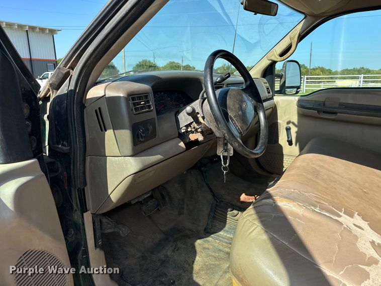 image for item EJ4471 2000 Ford F250 Super Duty SuperCab flatbed pickup truck