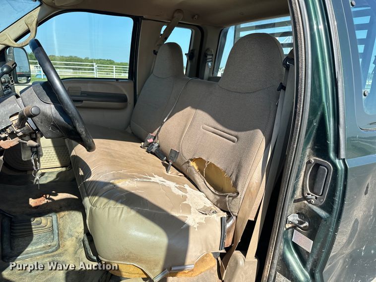 image for item EJ4471 2000 Ford F250 Super Duty SuperCab flatbed pickup truck