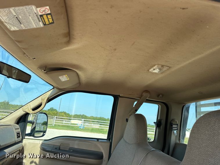 image for item EJ4471 2000 Ford F250 Super Duty SuperCab flatbed pickup truck