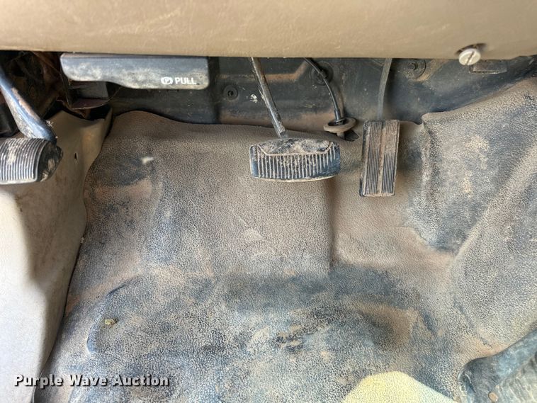 image for item EJ4471 2000 Ford F250 Super Duty SuperCab flatbed pickup truck