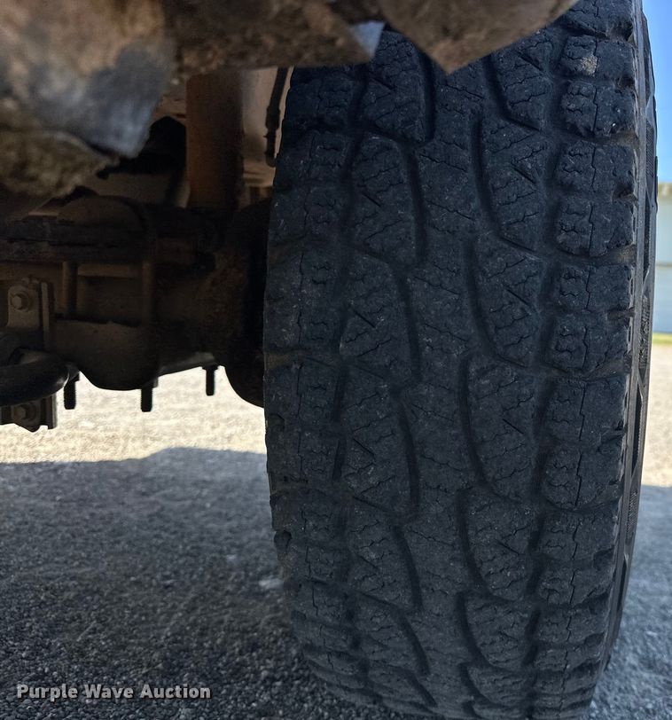 image for item EJ4471 2000 Ford F250 Super Duty SuperCab flatbed pickup truck