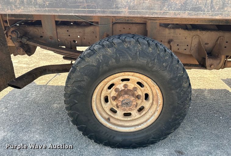 image for item EJ4471 2000 Ford F250 Super Duty SuperCab flatbed pickup truck