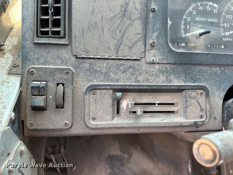 image for item EJ4475 1999 Chevrolet  delivery truck