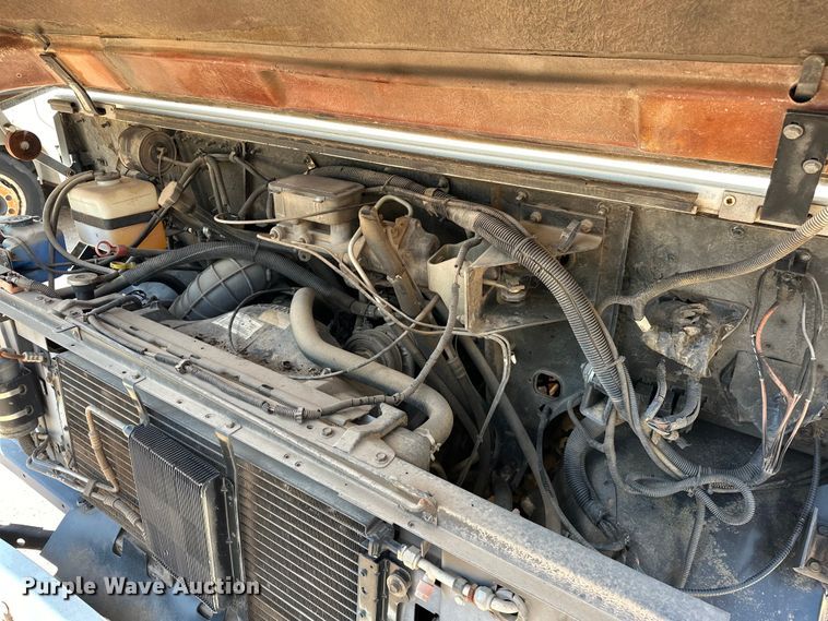 image for item EJ4475 1999 Chevrolet  delivery truck