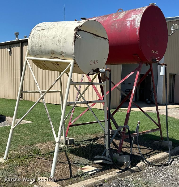 image for item EJ8861 (2) fuel tanks