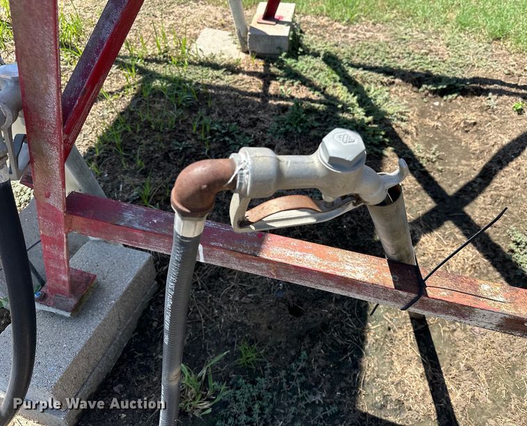 image for item EJ8861 (2) fuel tanks