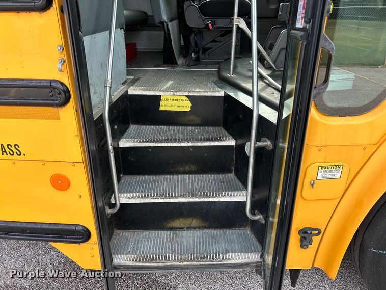 image for item EK3046 2014 Thomas Built Saf-T-Liner C2 school bus