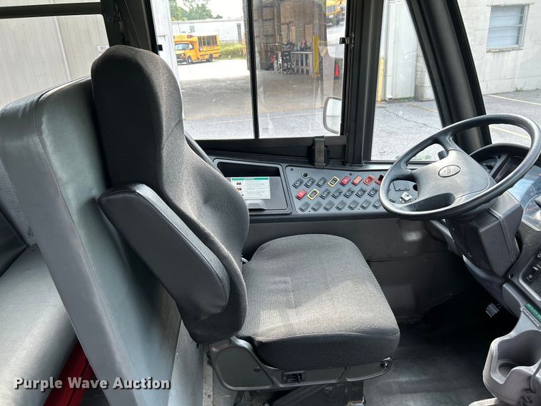 image for item EK3046 2014 Thomas Built Saf-T-Liner C2 school bus