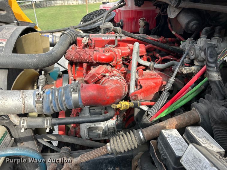 image for item EK3046 2014 Thomas Built Saf-T-Liner C2 school bus