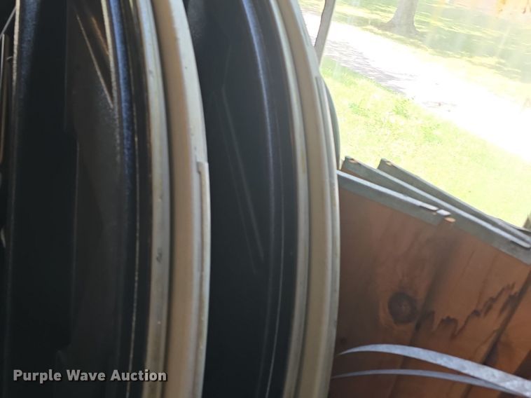 image for item EK6329 (16) round tables