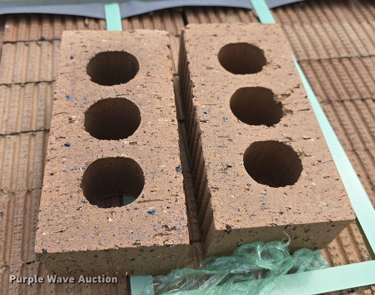 image for item EK6333 Approximately 1,600 bricks