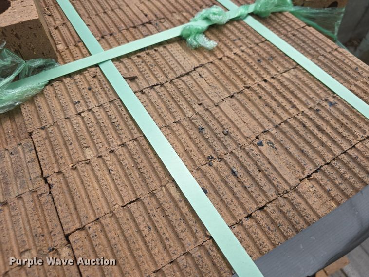 image for item EK6333 Approximately 1,600 bricks