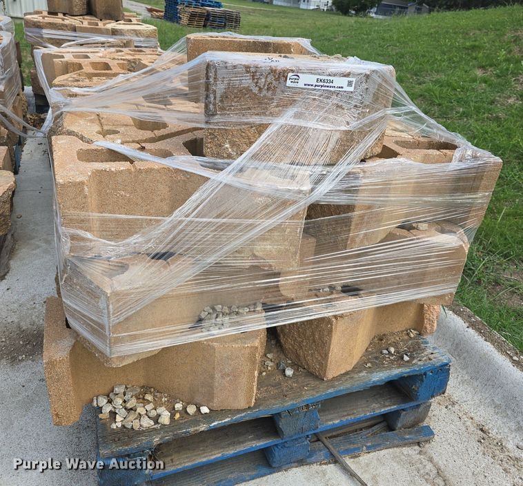 image for item EK6334 Approximately 110 landscape blocks