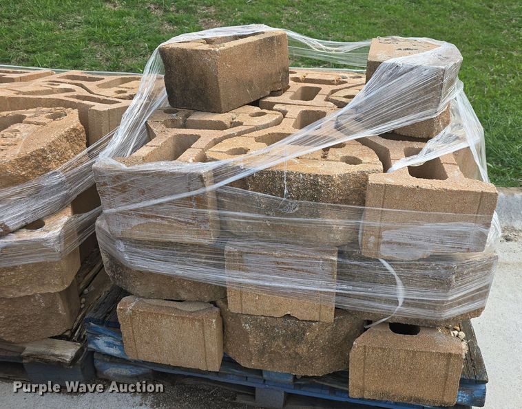 image for item EK6334 Approximately 110 landscape blocks