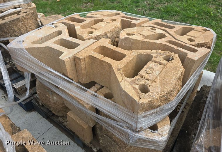 image for item EK6334 Approximately 110 landscape blocks