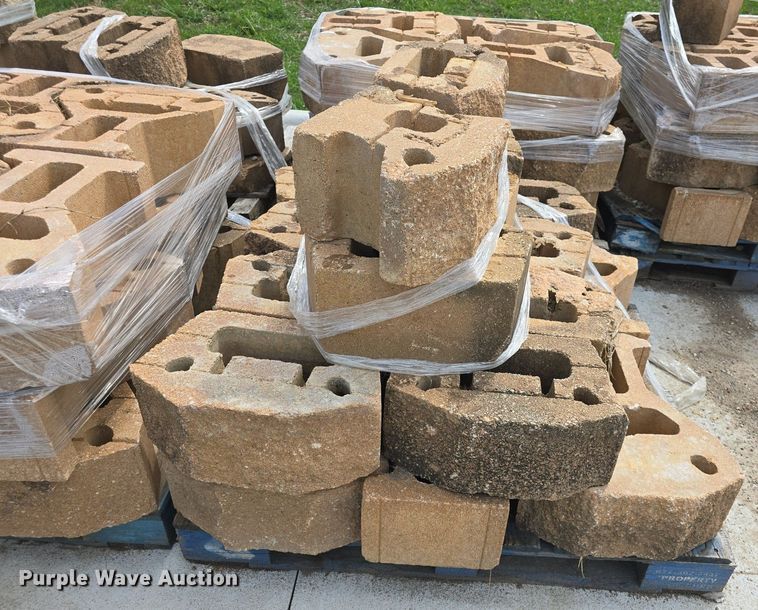 image for item EK6334 Approximately 110 landscape blocks