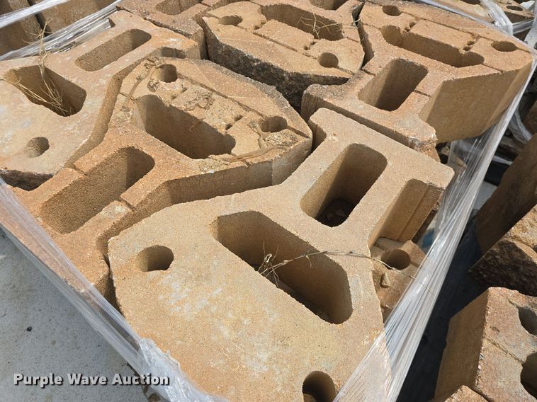 image for item EK6334 Approximately 110 landscape blocks