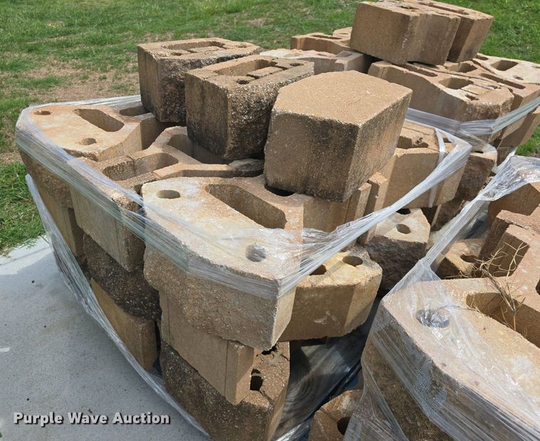 image for item EK6334 Approximately 110 landscape blocks