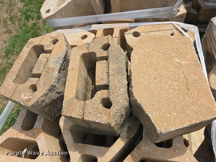 image for item EK6334 Approximately 110 landscape blocks