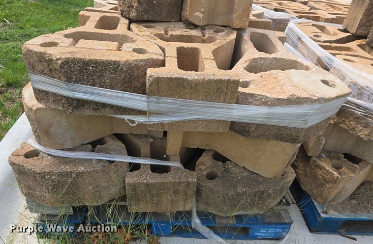 image for item EK6334 Approximately 110 landscape blocks