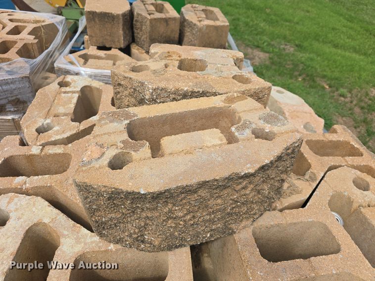 image for item EK6334 Approximately 110 landscape blocks