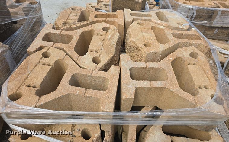 image for item EK6334 Approximately 110 landscape blocks