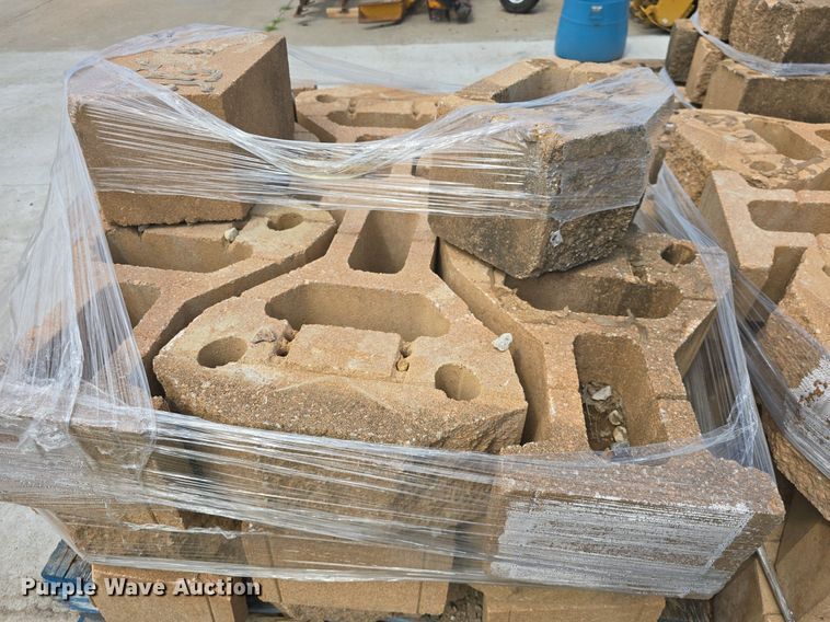 image for item EK6334 Approximately 110 landscape blocks