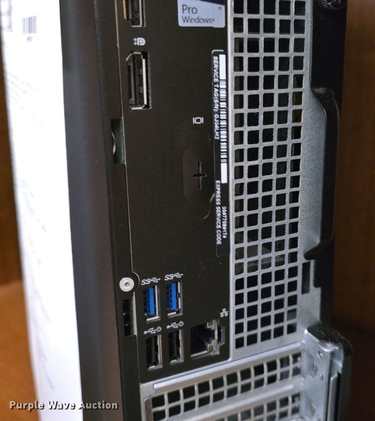 image for item EK6335 (7) Dell Optiplex 3050 towers