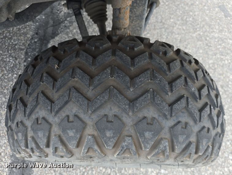 image for item EK6351 2013 John Deere  625i utility vehicle