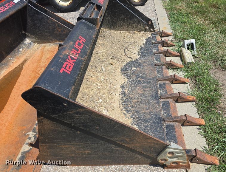 image for item EK6352 2016 Paladin skid steer bucket