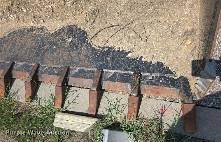 image for item EK6352 2016 Paladin skid steer bucket