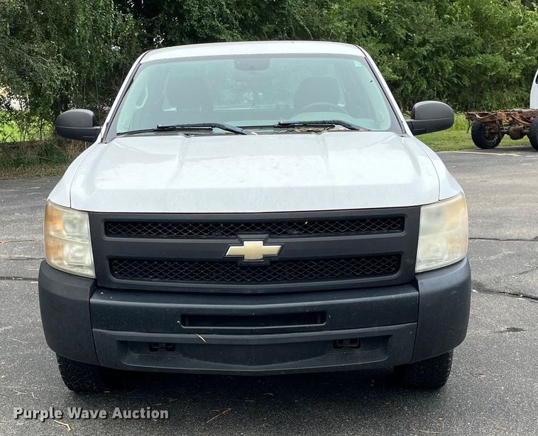 image for item EL8993 2011 Chevrolet Silverado 1500 Ext. Cab pickup truck