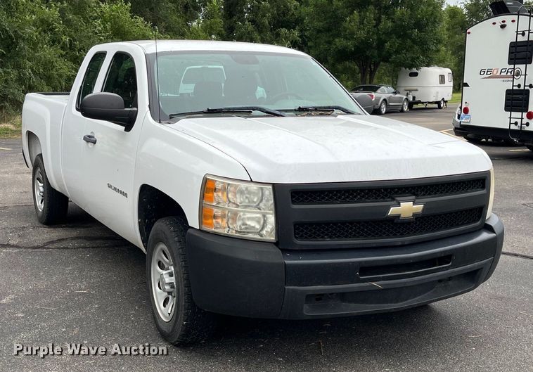 image for item EL8993 2011 Chevrolet Silverado 1500 Ext. Cab pickup truck