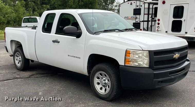 image for item EL8993 2011 Chevrolet Silverado 1500 Ext. Cab pickup truck
