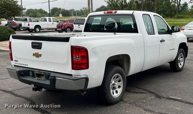 image for item EL8993 2011 Chevrolet Silverado 1500 Ext. Cab pickup truck