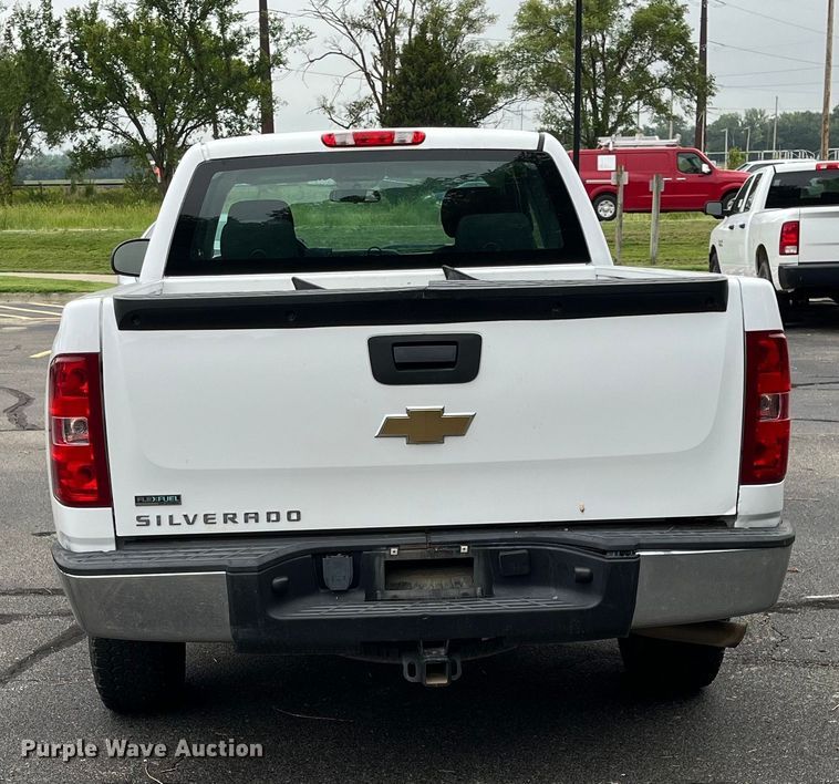 image for item EL8993 2011 Chevrolet Silverado 1500 Ext. Cab pickup truck