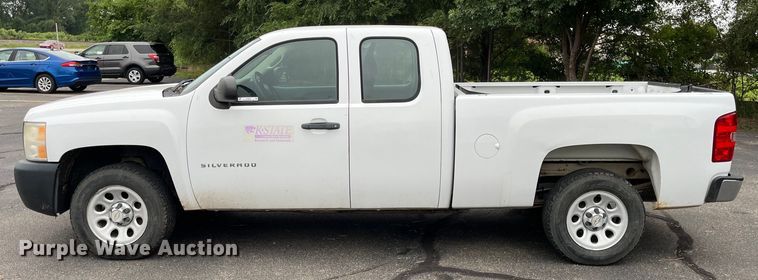image for item EL8993 2011 Chevrolet Silverado 1500 Ext. Cab pickup truck