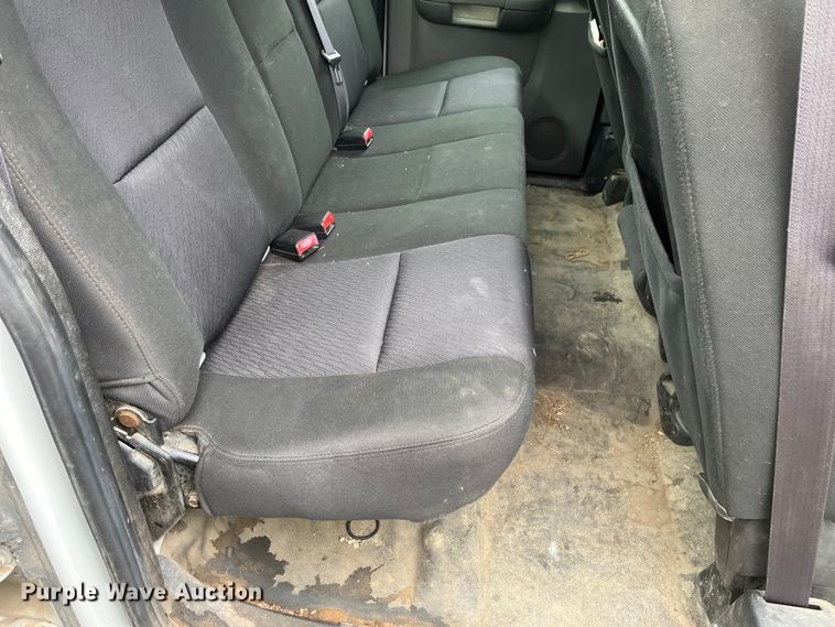 image for item EL8993 2011 Chevrolet Silverado 1500 Ext. Cab pickup truck