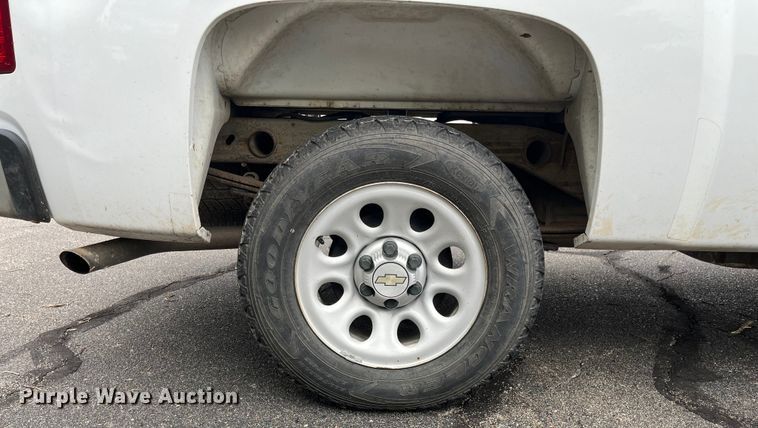 image for item EL8993 2011 Chevrolet Silverado 1500 Ext. Cab pickup truck