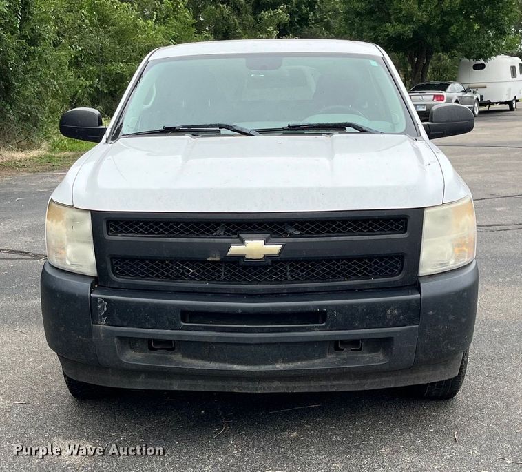 image for item EL8994 2011 Chevrolet Silverado 1500 Ext. Cab pickup truck