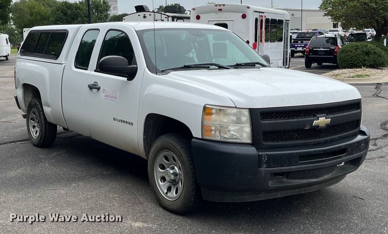 image for item EL8994 2011 Chevrolet Silverado 1500 Ext. Cab pickup truck