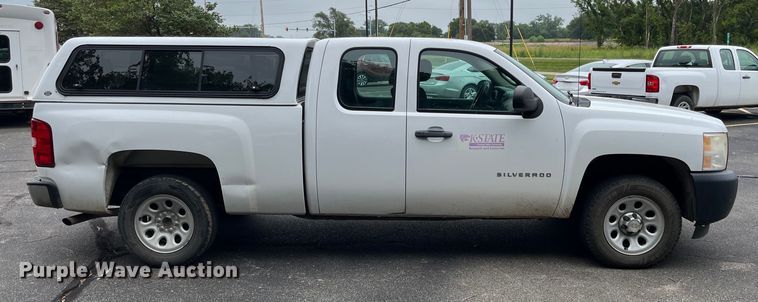 image for item EL8994 2011 Chevrolet Silverado 1500 Ext. Cab pickup truck