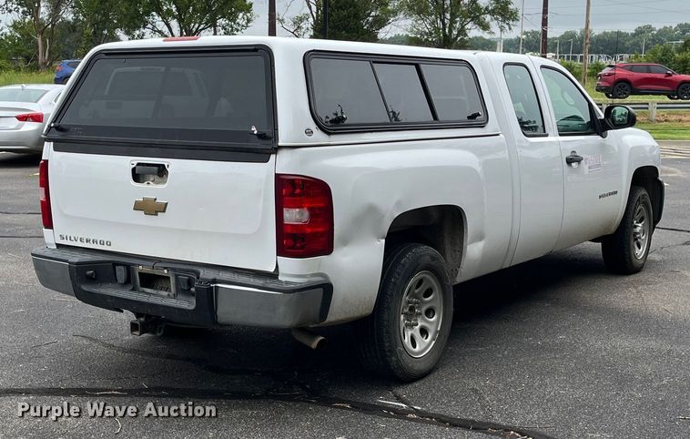 image for item EL8994 2011 Chevrolet Silverado 1500 Ext. Cab pickup truck