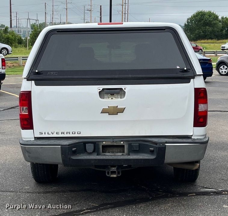 image for item EL8994 2011 Chevrolet Silverado 1500 Ext. Cab pickup truck