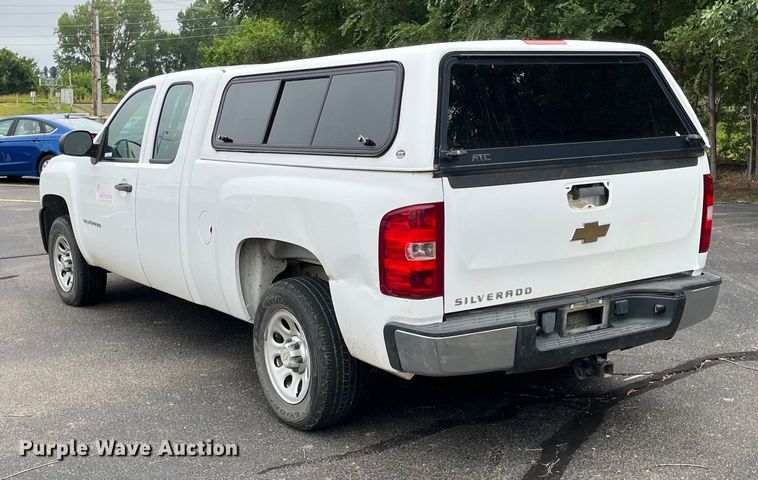 image for item EL8994 2011 Chevrolet Silverado 1500 Ext. Cab pickup truck