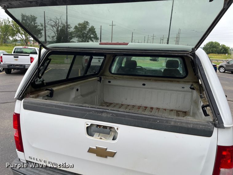 image for item EL8994 2011 Chevrolet Silverado 1500 Ext. Cab pickup truck