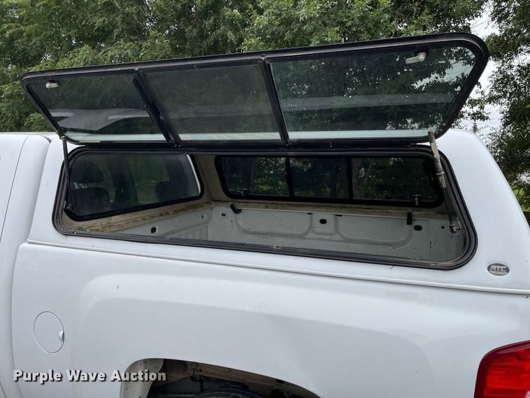 image for item EL8994 2011 Chevrolet Silverado 1500 Ext. Cab pickup truck